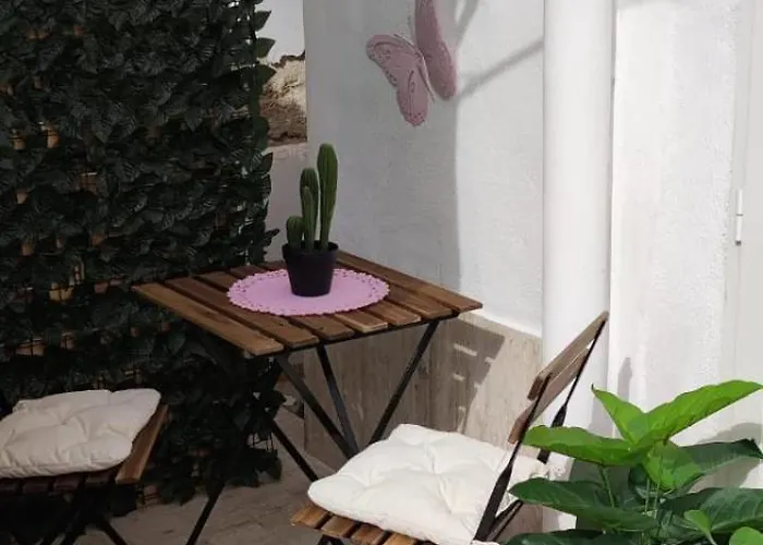 Milo's Ll Bed & Breakfast *